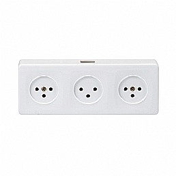 קופסת 3 שקעים לבנה על הטיח SUPER N-3 קופסת 3 שקעים לבנה על הטיח SUPER N-3